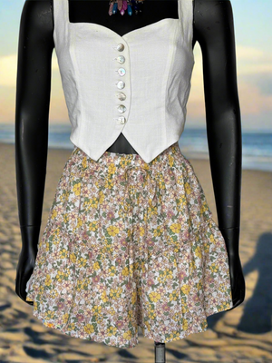 Flowy Shorts in Daisy Floral