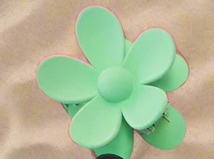 Daisy Claw Hair Clip in Green